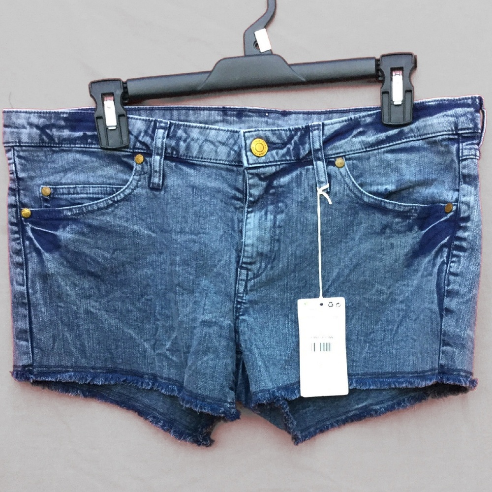 *$3 for $15* NEW Mango MNG Acid Wash Frayed Shorts - Picture 7 of 7